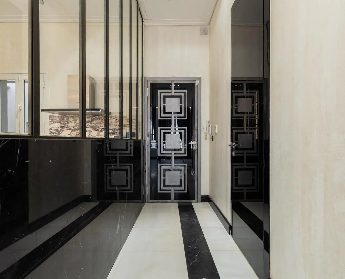 110 M2 Golden Square, Renovated, 20Metres Croisette, Parking Private Lejlighed Cannes Frankrig